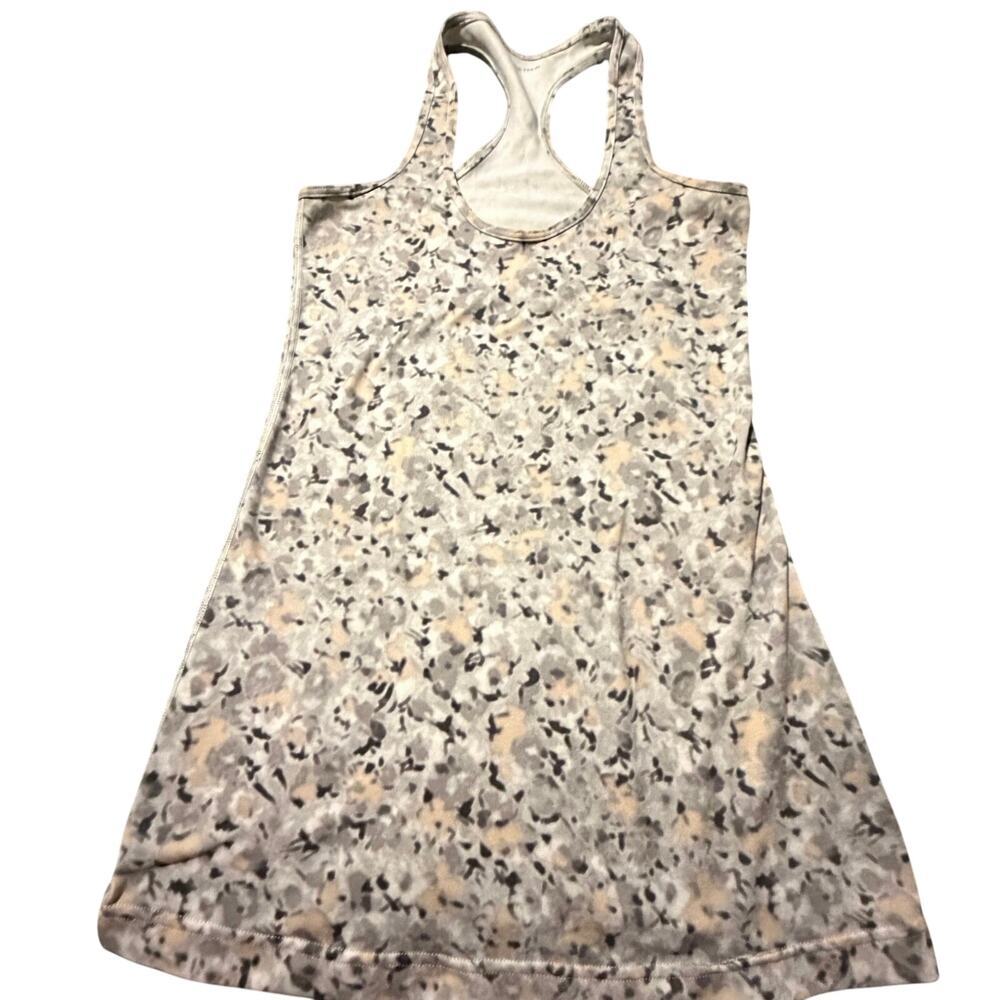 Lululemon top multicolor yoga fits like sz 6 or M